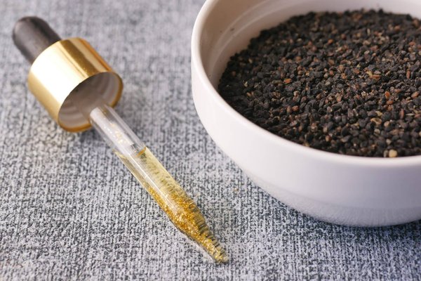 Découvrir les Vertus Santé de l'Huile de Nigelle : Un Trésor Naturel aux Multiples Bienfaits