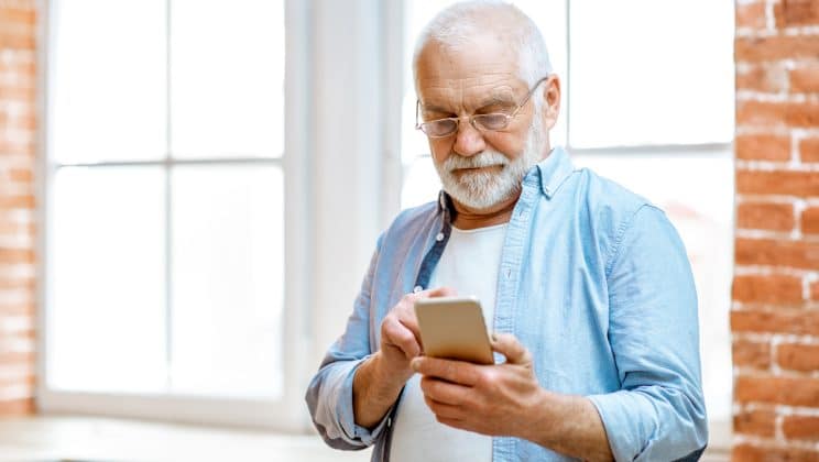 Quelles marques de téléphones offrent des options d’accessibilité pour les malentendants ?